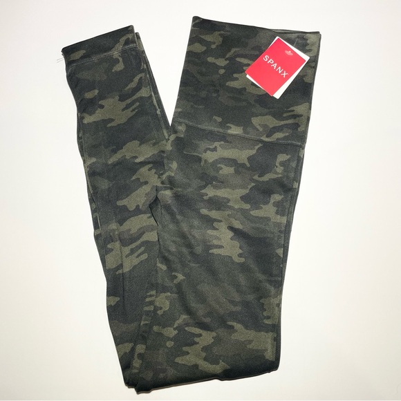 Spanx Look at me now green camp leggings size medium - Picture 3 of 7